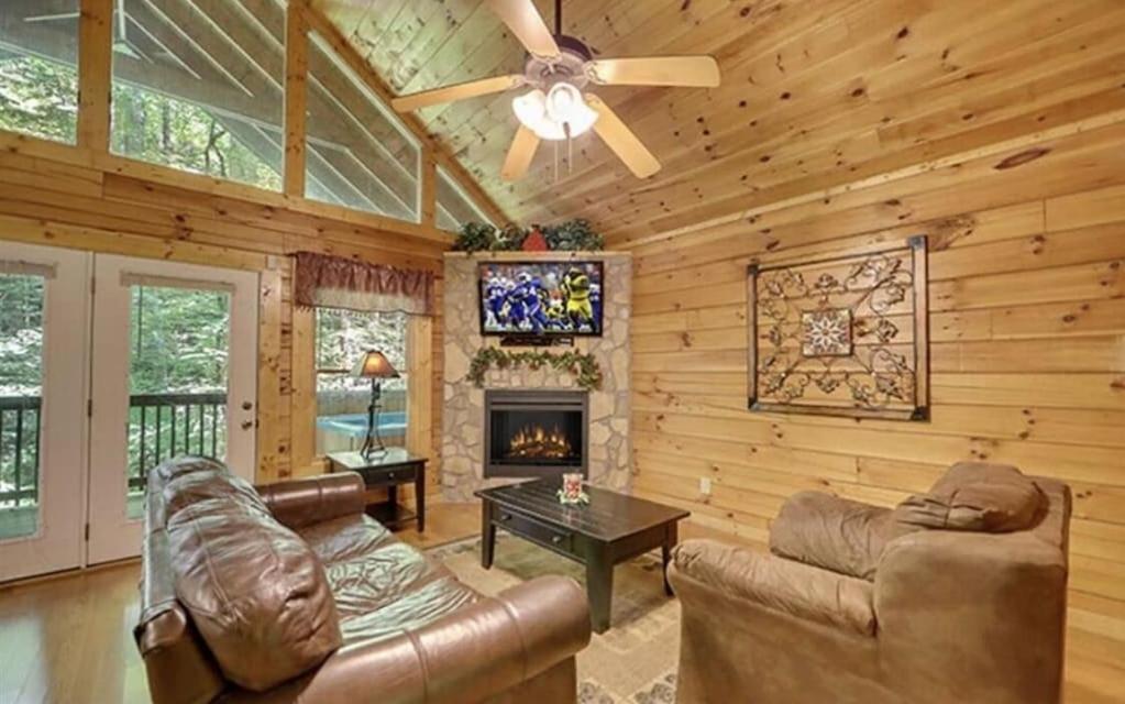Creekside Paradise Found! One-Bedroom Mountain Cabin In Pigeon Forge Sevierville Exterior photo